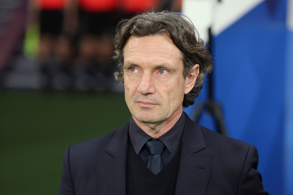 Laurent Bonadei deixou seu capitão Wendie Renard e o artilheiro Eugenie Le Sommer antes dos Euros