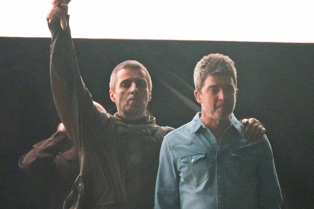 Oasis pay tribute to Liverpool player Diogo Jota at reunion show