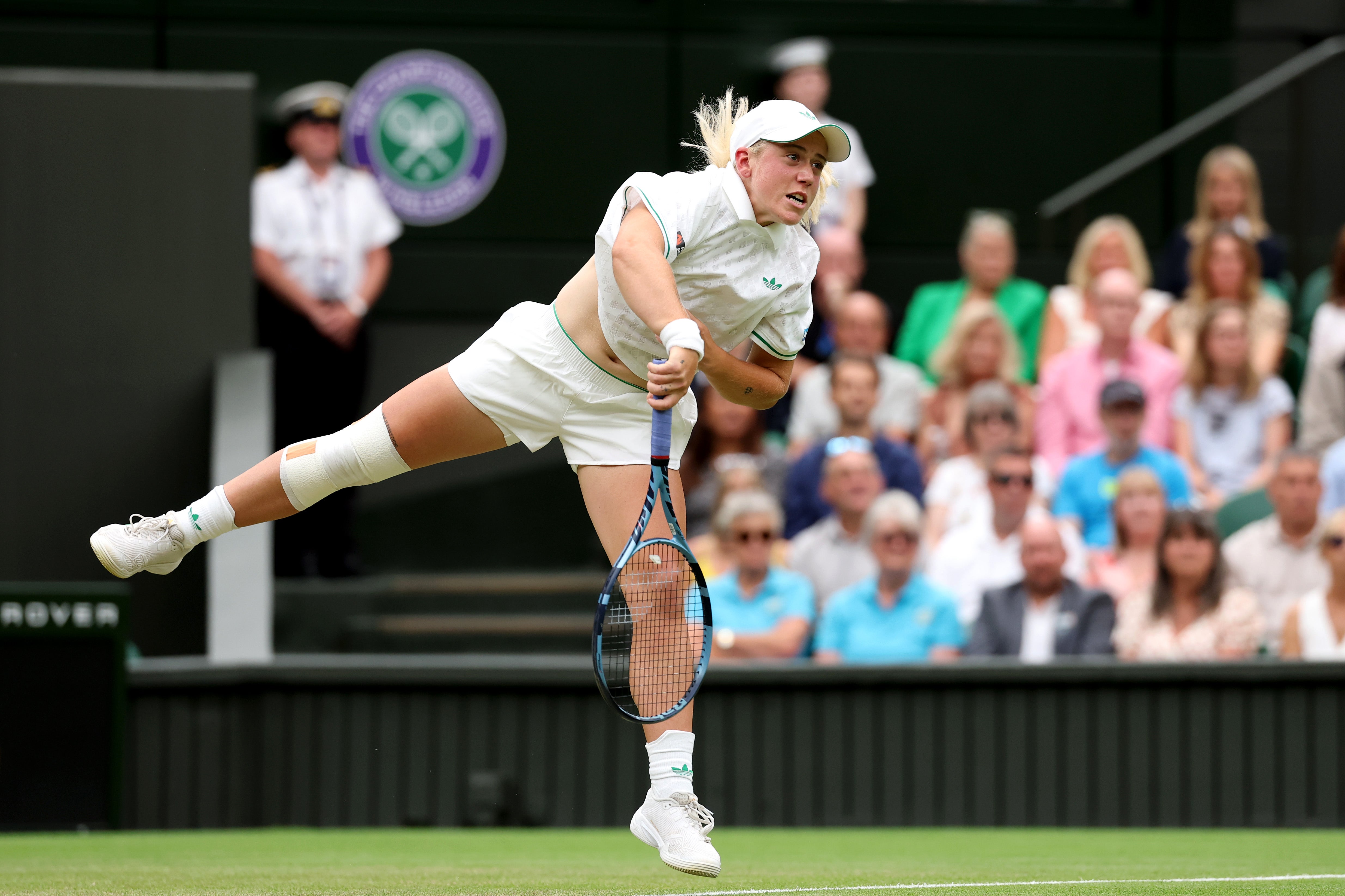 Sonay Kartal in action against Pavlyuchenkova