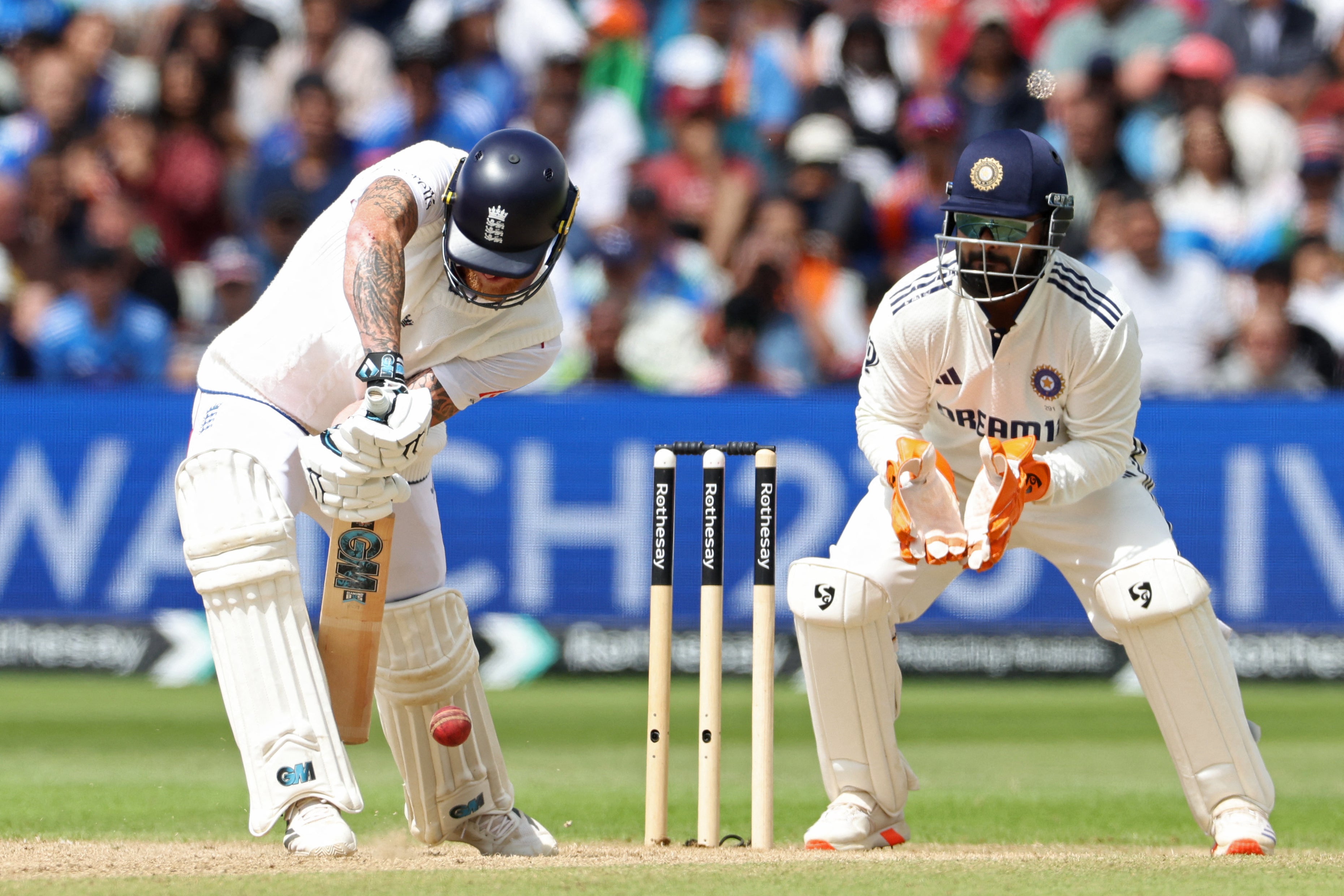 O capitão da Inglaterra Edbaston marcou 5 corridas nas segundas entradas, mas o spinner Washington Bainful LBW Pin