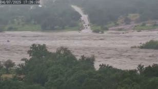 Timelapse shows Texas flash floods turn dry river into deadly rapids