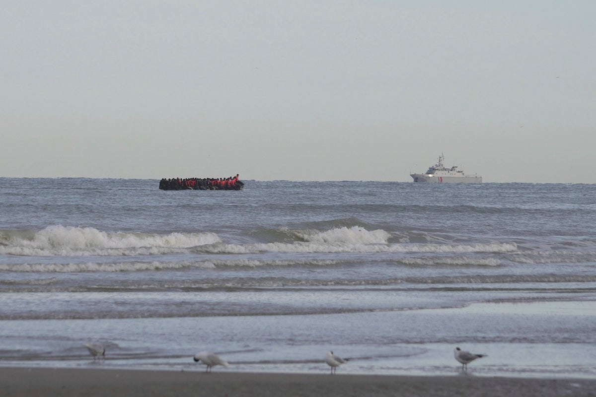French police are slashing migrant boats but theyre still determined to reach the UK