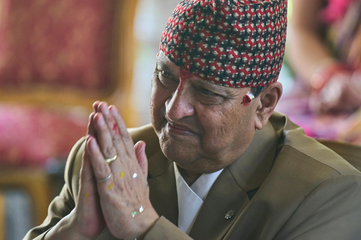 Hundreds greet Nepal's ex-king on his birthday as support for the ousted monarch grows