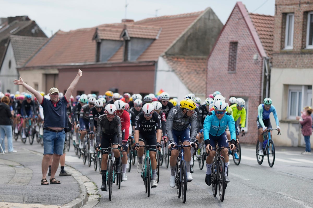 Tour de France live: Sprinters set for battle in Dunkirk on stage 3