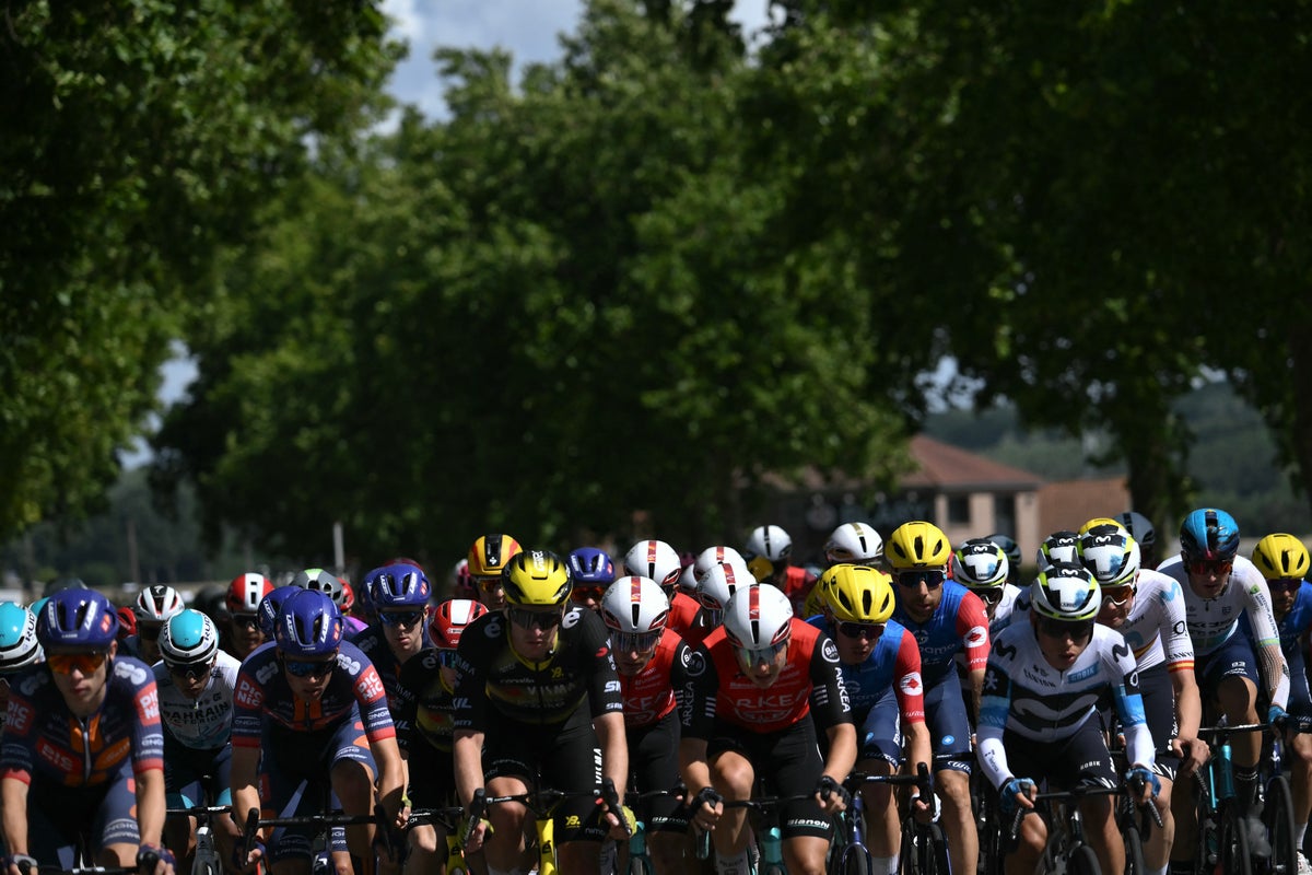 Tour de France live: Stage 3 favourite Philipsen abandons after heavy crash as sprint finish looms