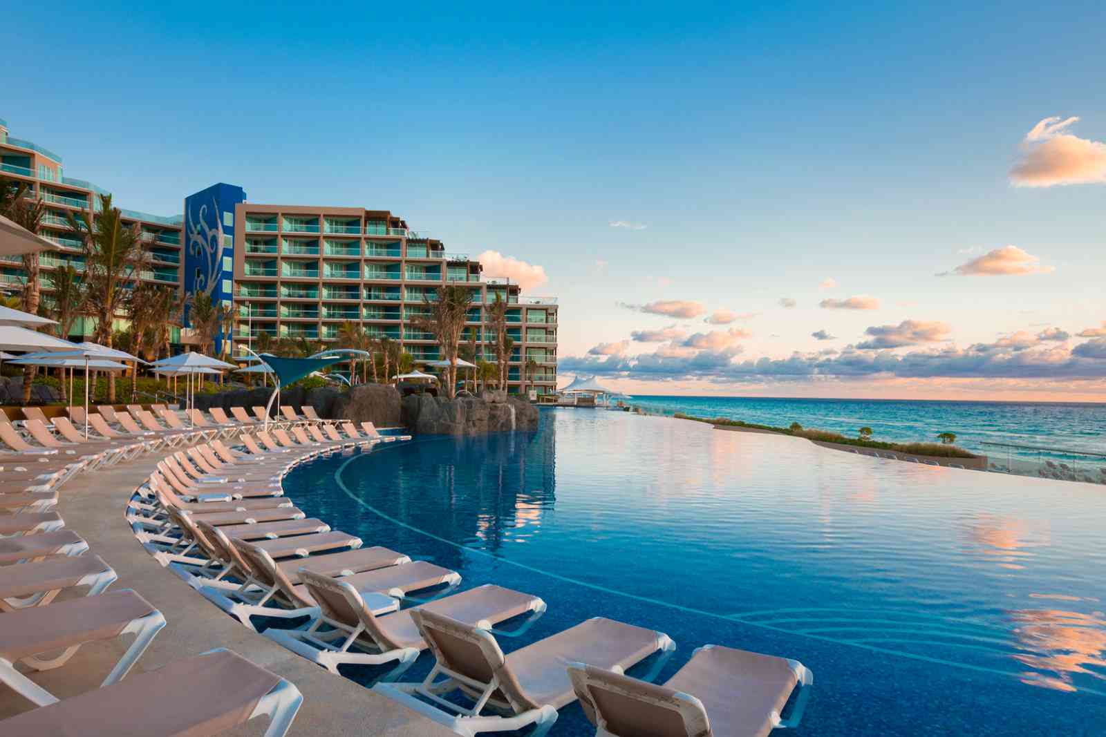 The infinity pool at Hard Rock Hotel in Cancun has dreamy views (Hard Rock Hotel, Cancun)