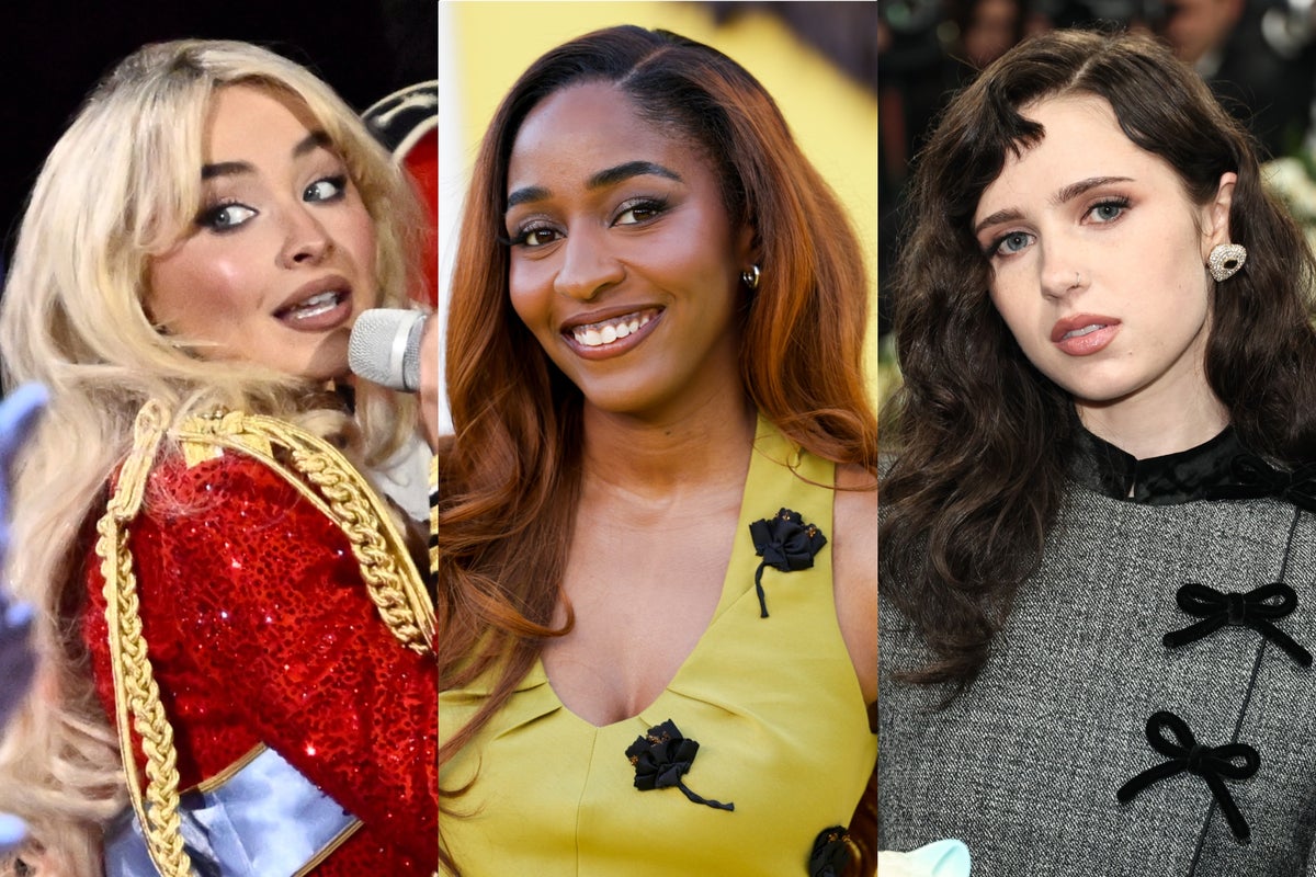 Ayo Edebiri and Clairo perform viral Charli XCX dance at Sabrina Carpenter show