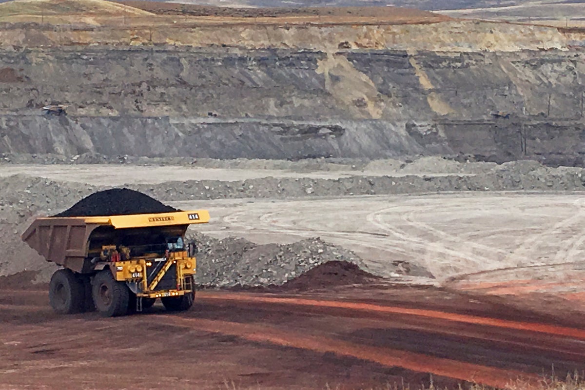 Trump administration weighs new coal sales from public lands in Montana and Wyoming