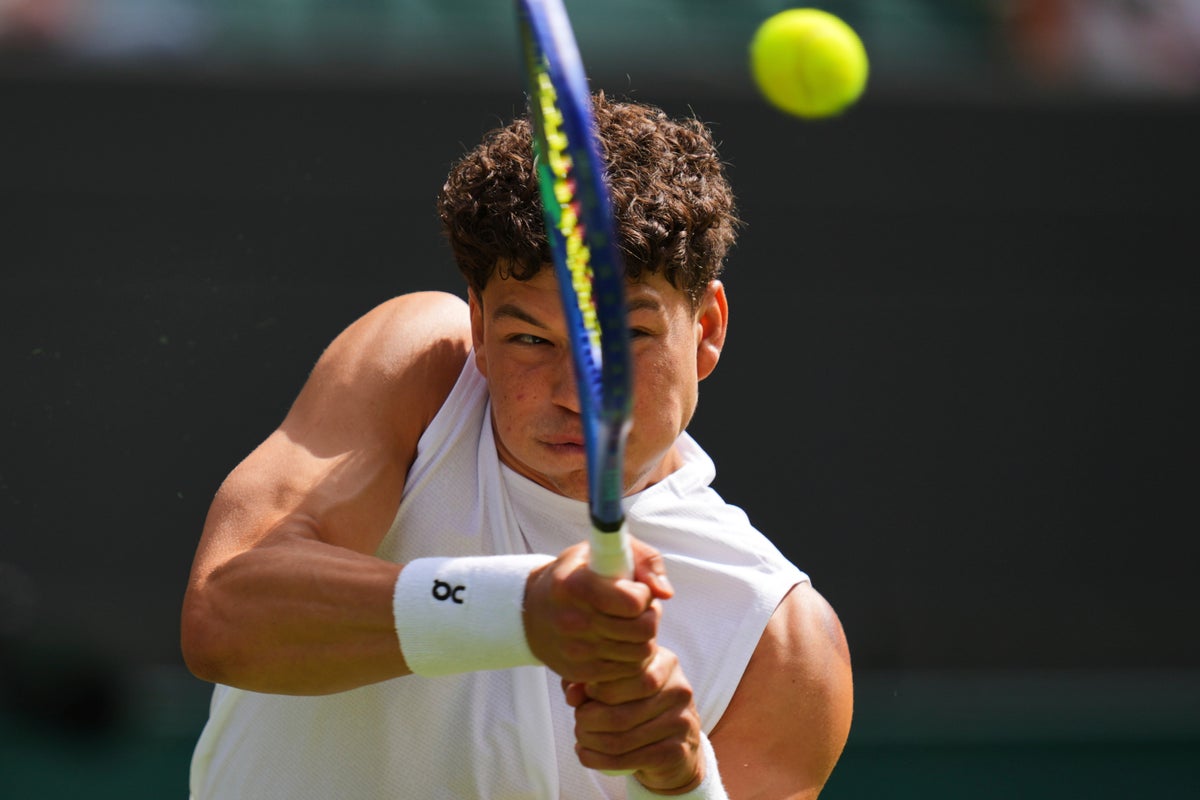 Photo highlights from the third and fourth rounds of Wimbledon