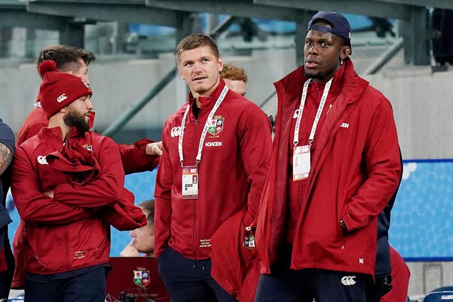 Maro Itoje (right) believes “a fit Owen Farrell makes any team better” (Robbie Stephenson/PA)