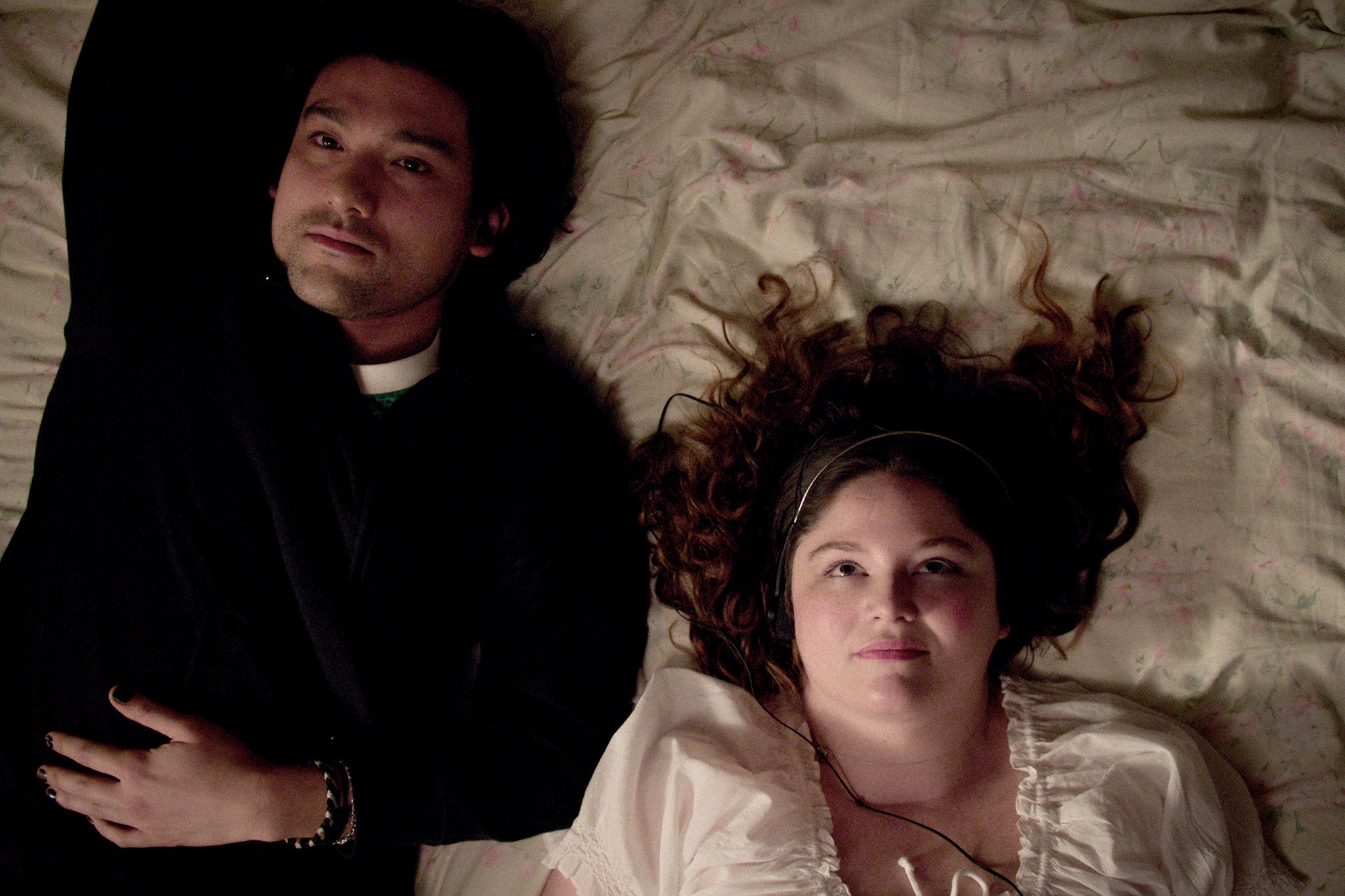 <p>British-American couple Felix (Will Sharpe) and Jessica (Megan Stalter) in ‘Too Much’</p>