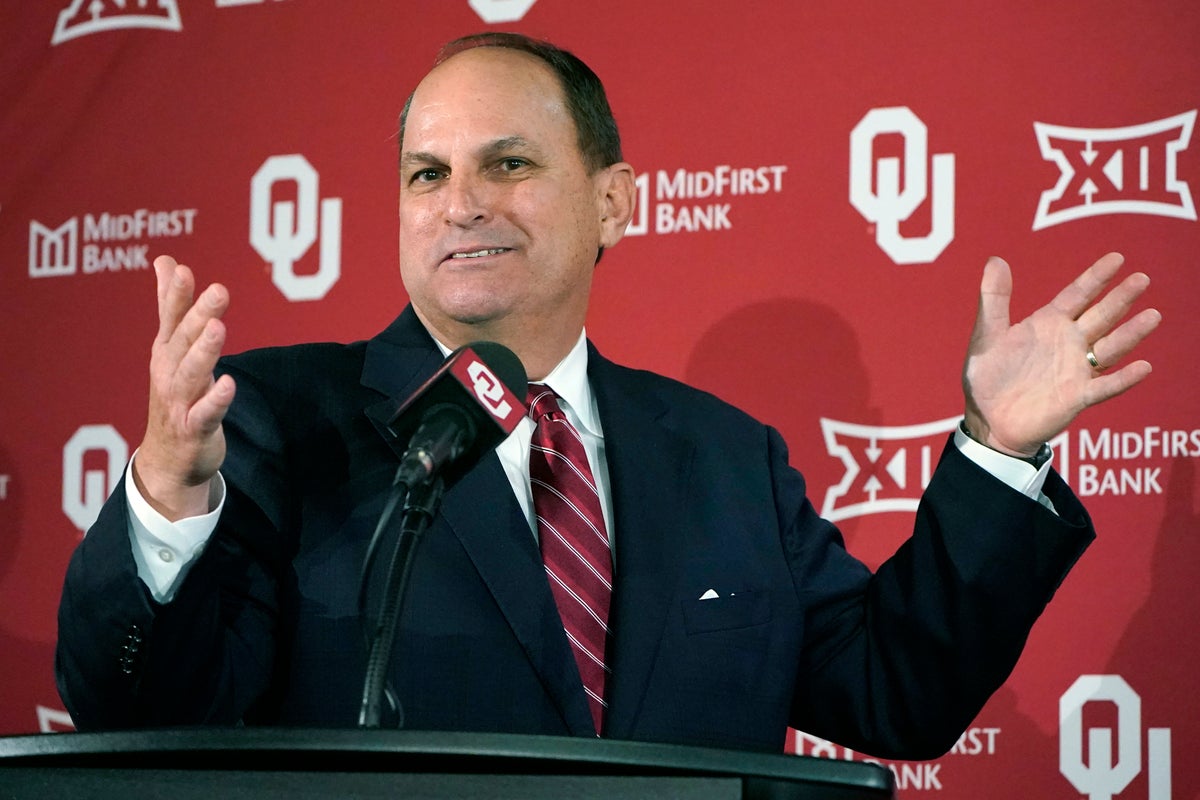 Oklahoma athletic director Joe Castiglione announces retirement plans