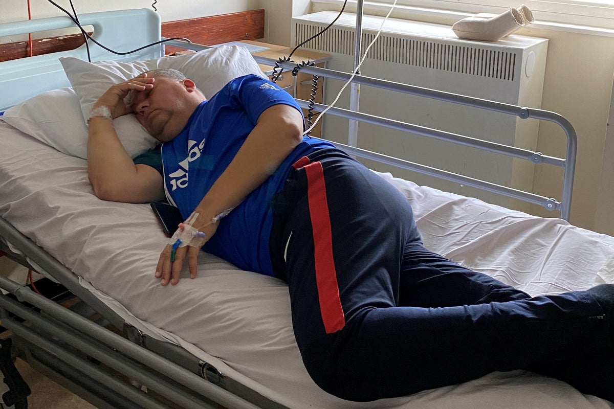 Dad’s symptoms dismissed as a virus before incurable cancer diagnosis Dad’s symptoms dismissed as a virus before incurable cancer diagnosis