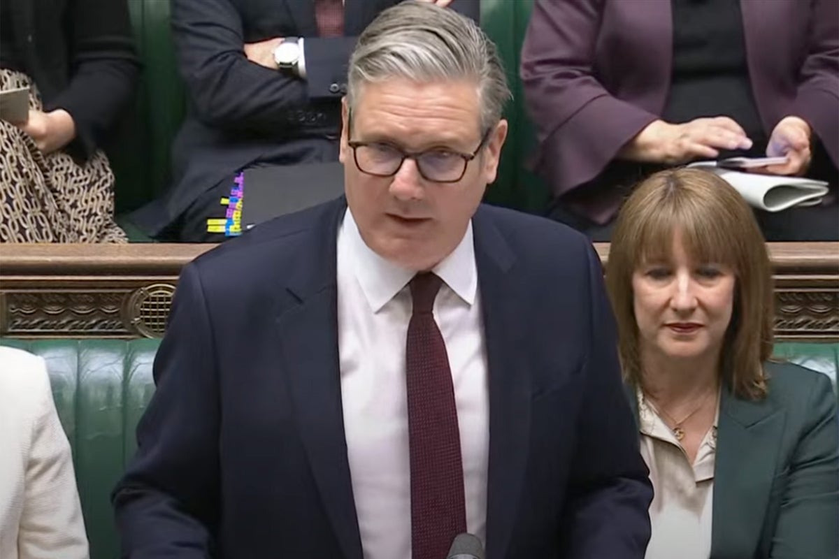 UK politics live: Starmer rules out income tax rise at PMQs before bidding to strike migrant deal with Macron