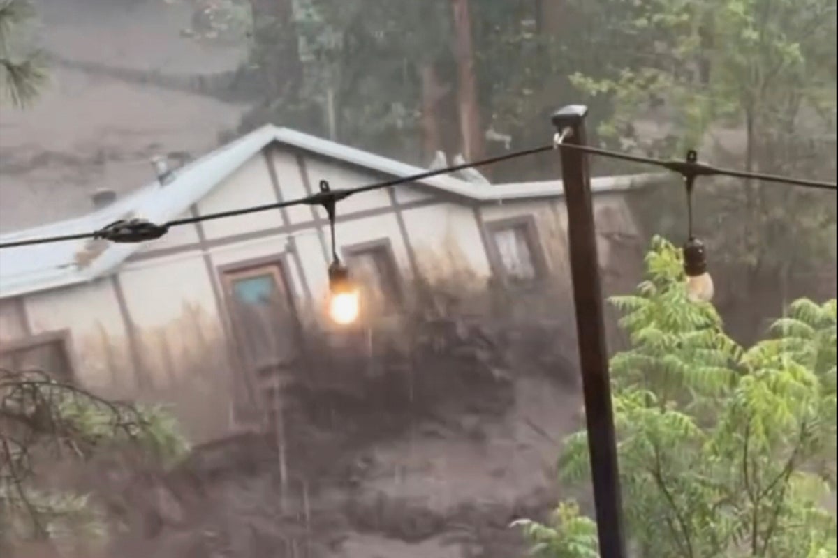 https://static.independent.co.uk/2025/07/09/11/New_Mexico_Flooding_25118.jpg?width=1200&height=800&crop=1200:800