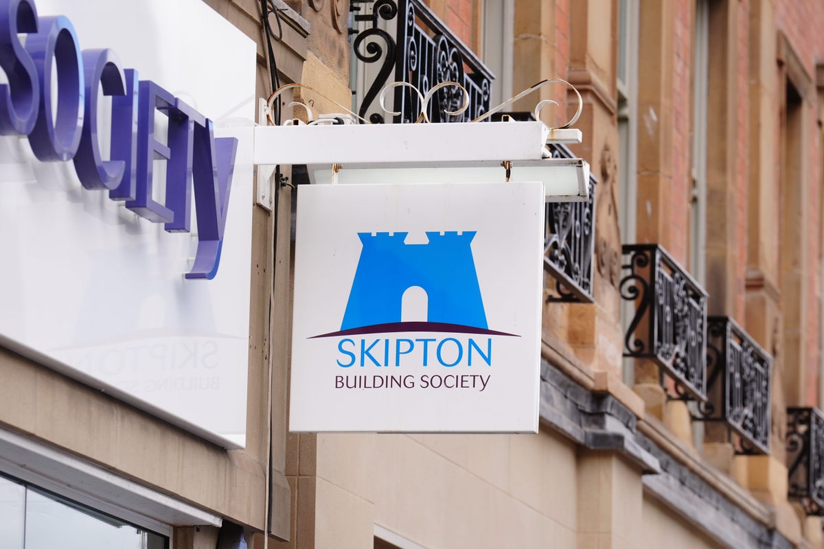 Building societies see jump in cash Isa applications amid speculation over limit