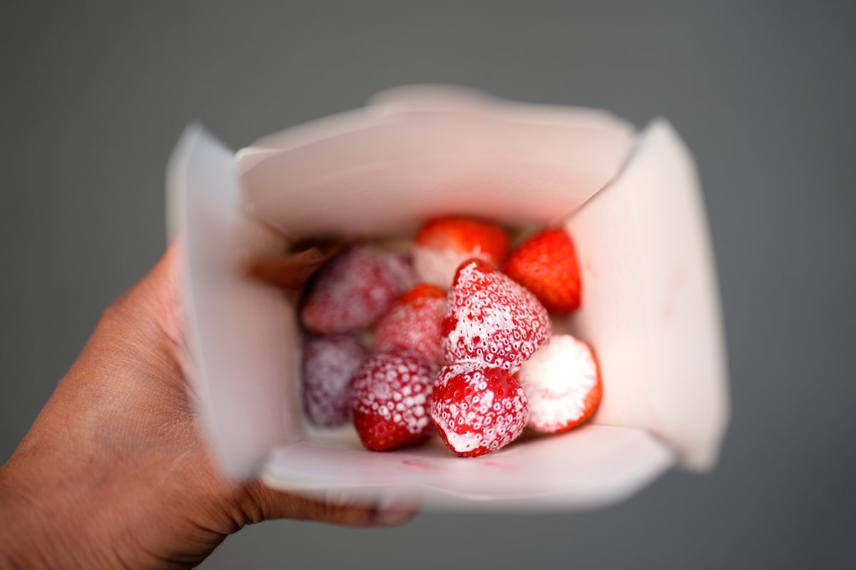 Historian explains Wimbledon’s centuries-old strawberries and cream tradition