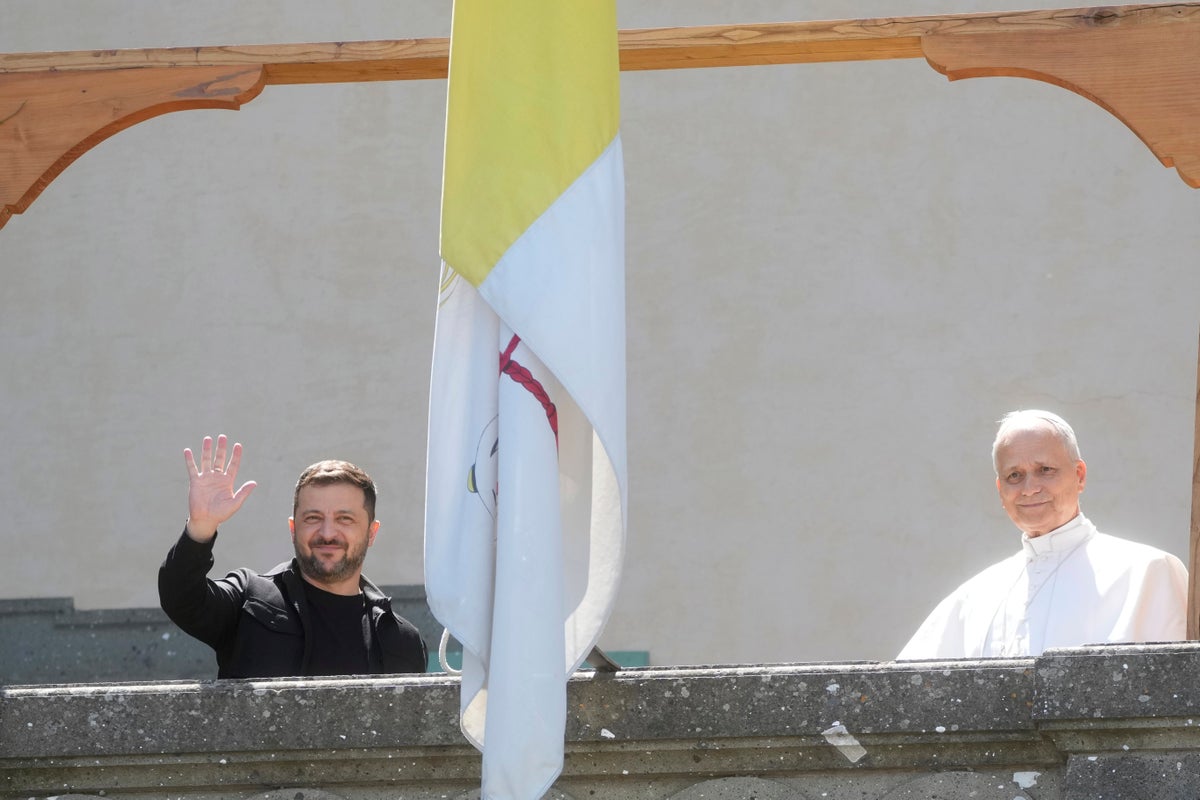 Ukraine's Zelenskyy meets with Pope Leo XIV. Both propose the Vatican as site for peace talks
