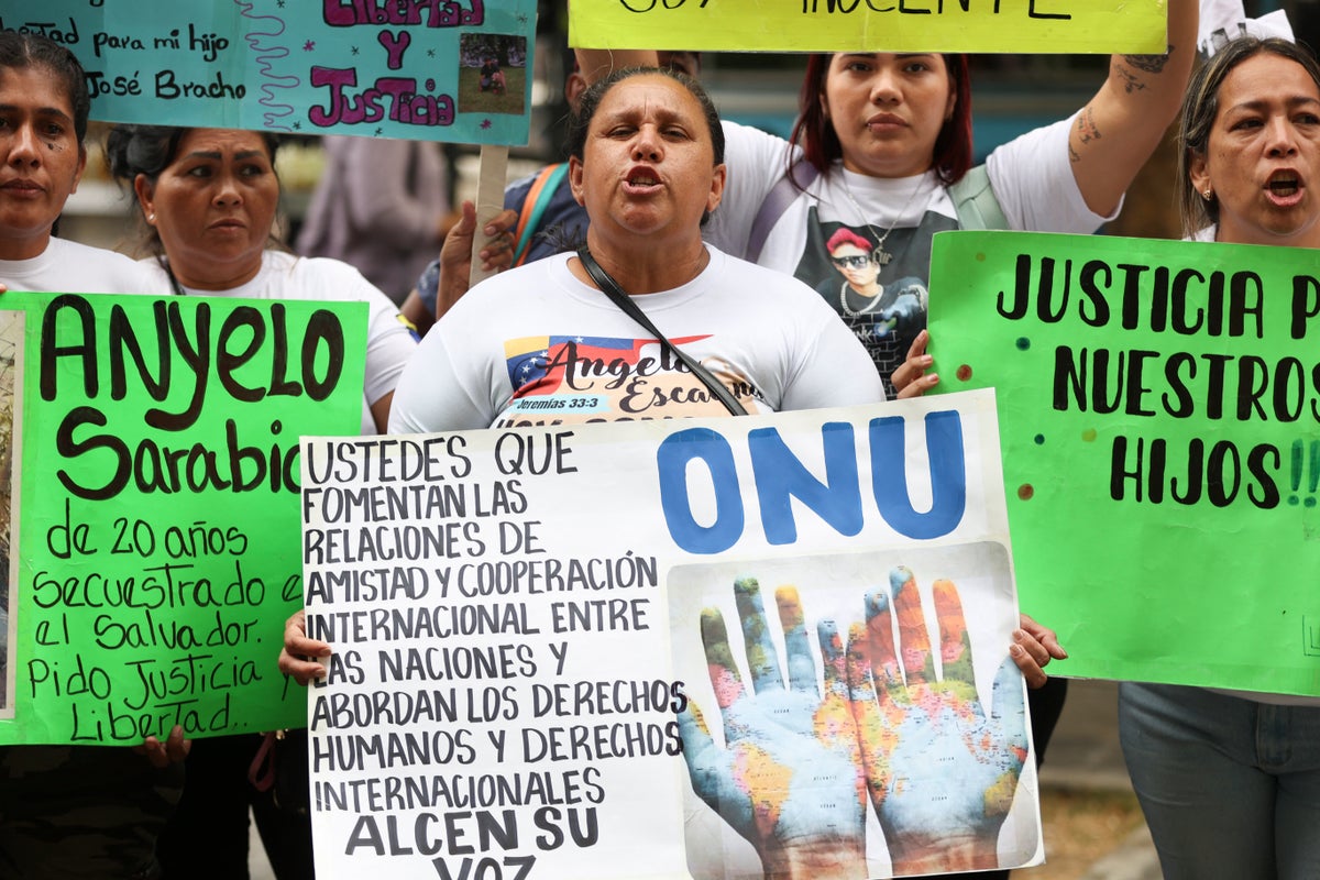 How Trump officials botched a deal to get Americans out of Venezuelan prisons in exchange for deported migrants