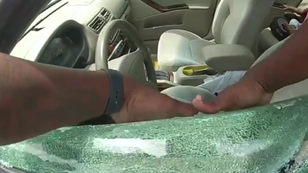 Police rescue two toddlers trapped in 117-degree car for 40 minutes