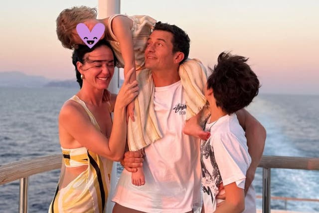 <p>Orlando Bloom shares family photo with ex Katy Perry</p>
