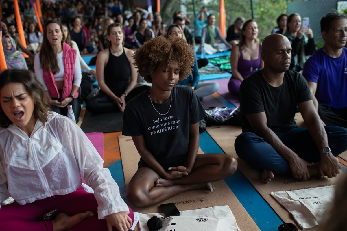 Hindu music singer inaugurates project to spread yoga in Brazil's favelas