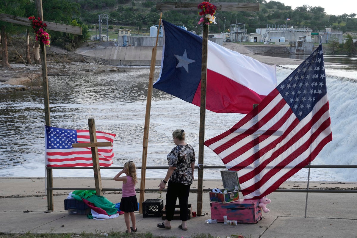 Trump to tour flood zone Friday as he touts ties to deep-red Texas