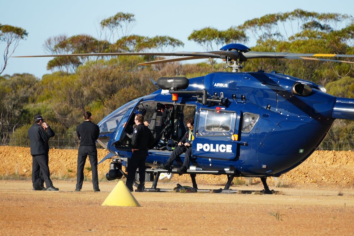 Police say search aircraft are best chance of finding German tourist lost in Australian Outback