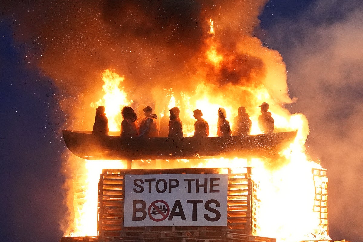 https://static.independent.co.uk/2025/07/11/10/471b5fc2c429e8a0e5015b2d0c60e5bfY29udGVudHNlYXJjaGFwaSwxNzUyMzEwNDMw-2.80962179.jpg?width=1200&height=800&crop=1200:800