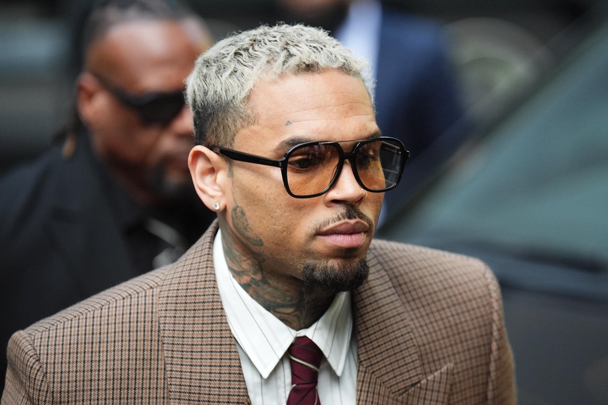 Chris Brown announces tour with Grammy-winning artist