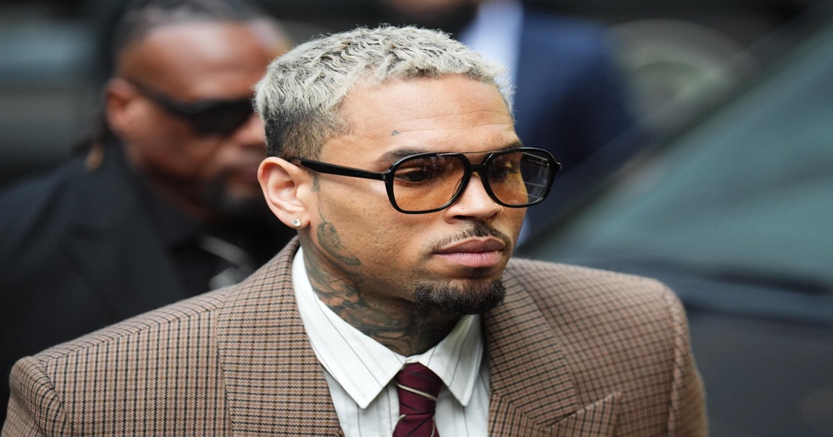 Chris Brown announces tour with Grammy-winning artist | The Independent