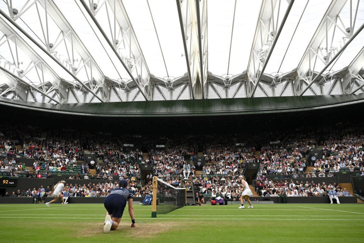 Wimbledon faces calls to close roof amid London weather warnings