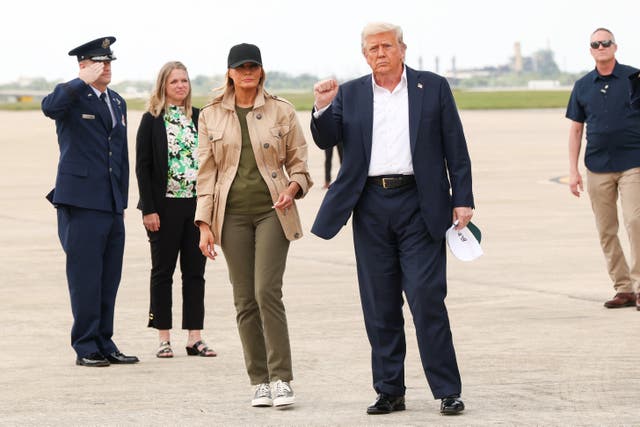 <p>President Donald Trump and First Lady Melania Trump <a href="https://www.independent.co.uk/topic/donald-trump"></a>met with Texas <a href="https://www.independent.co.uk/topic/texas"></a>officials on Friday in Kerrville as he toured the damage from last week's devastating flash flooding</p>