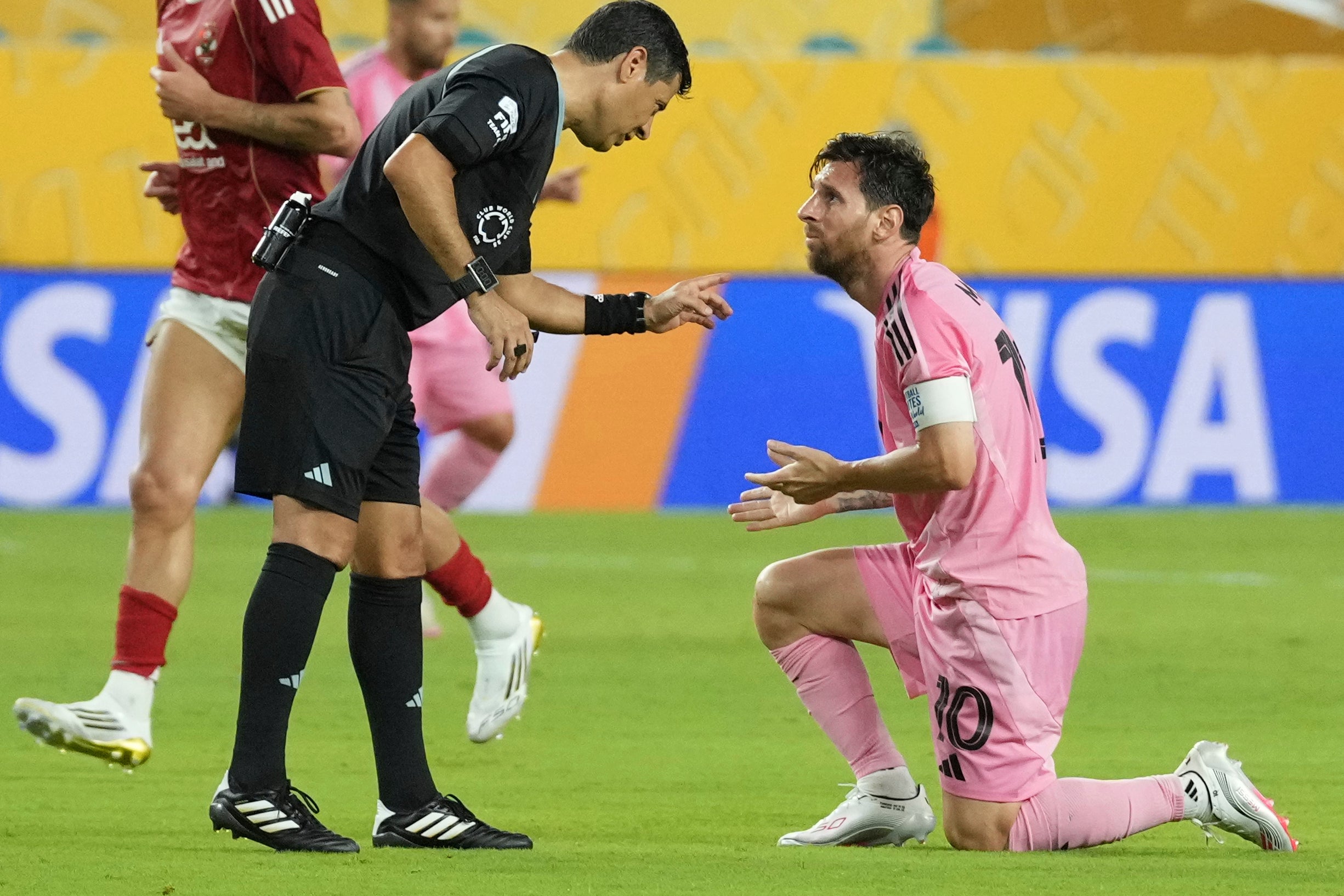 CLUBES MUNDIAL-ÁRBITRO