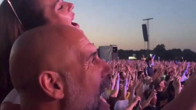 <p>Pep Guardiola belts out Oasis hit as Man City boss enjoys Heaton Park concert.</p>