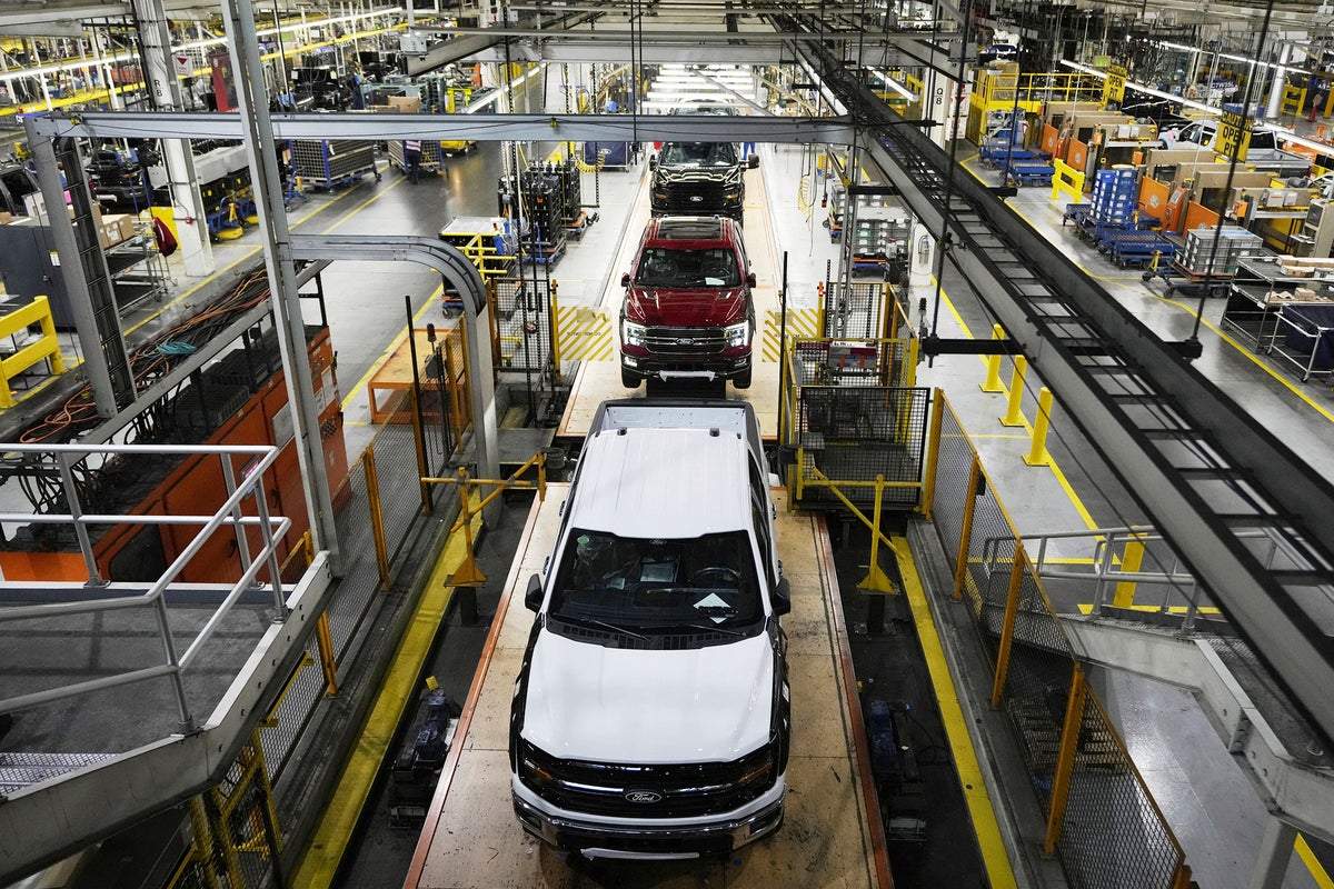 New tax break for auto loans could save some buyers thousands of dollars. But will it boost sales?