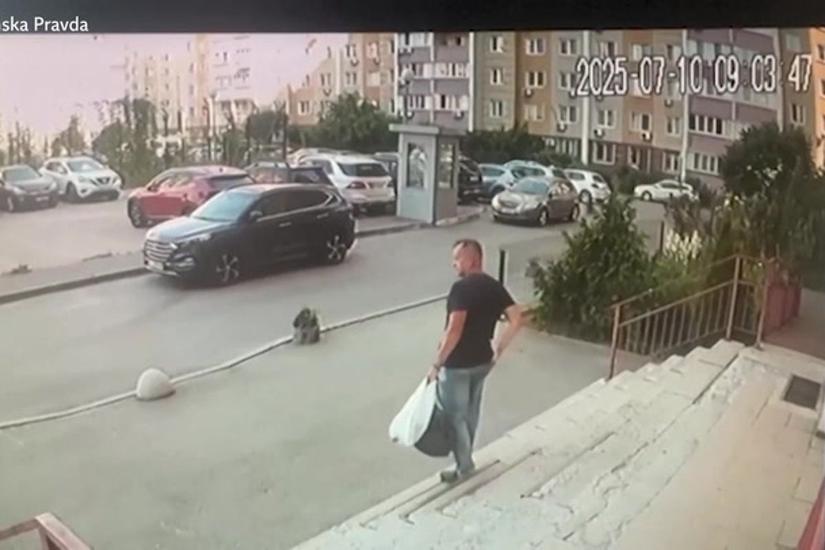 CCTV: Ukrainian intelligence officer shot dead in Kyiv assassination