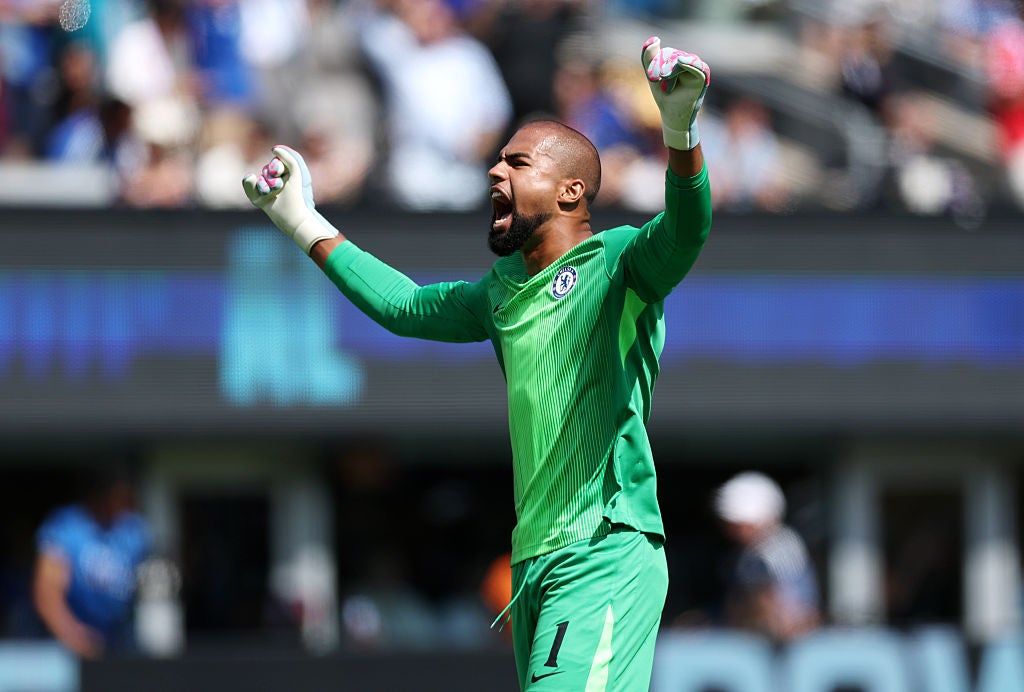 Robert Sánchez produjo una parada increíble para evitar que el PSG genere un regreso
