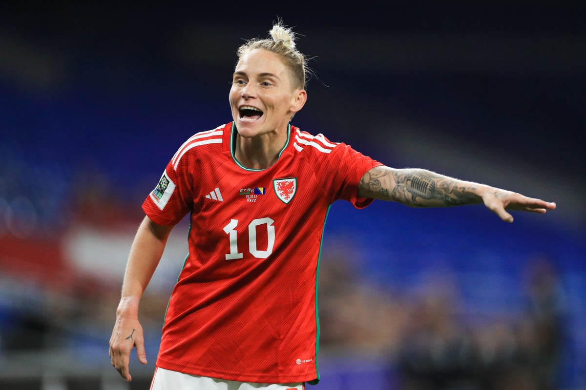 Veteran Jess Fishlock in no rush to make decision on Wales future