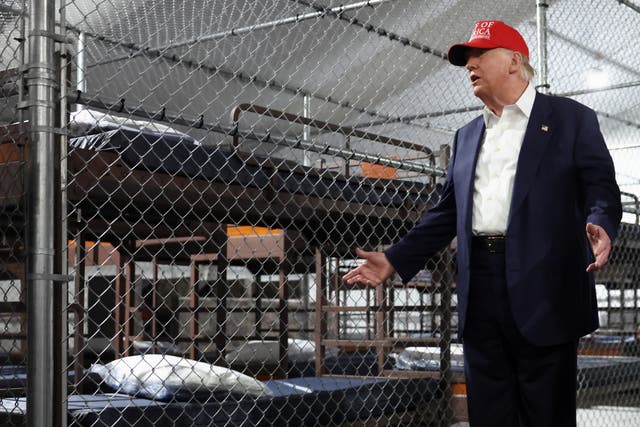 <p>Aunque Trump describió el centro como destinado a los “más crueles”, solo un tercio de los más de 700 detenidos tiene condenas previas </p>