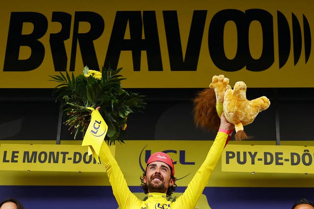 <p>Ben Healy ha entrado en los libros de historia al adjudicarse el maillot amarillo</p>
