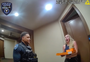 Moment police step in to deliver pizza after driver arrested