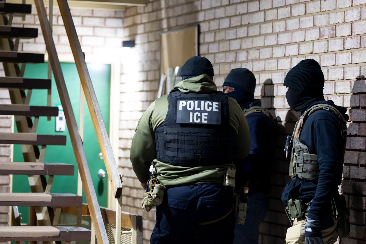 Immigration agents demand tenant information from landlords, stirring questions and confusion