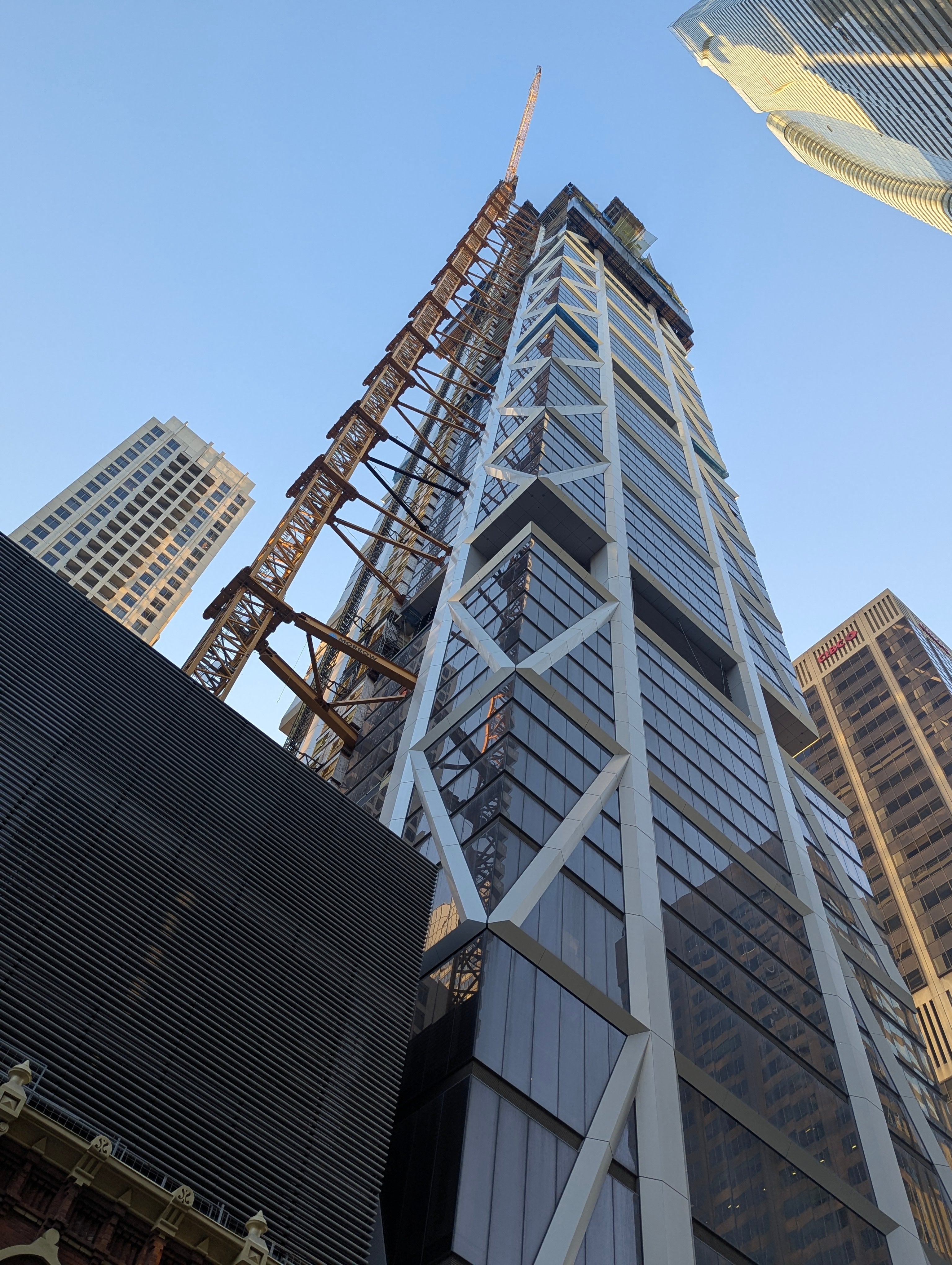 One Bloor West is located on the border of the city center and the Yorkville's chic neighborhood