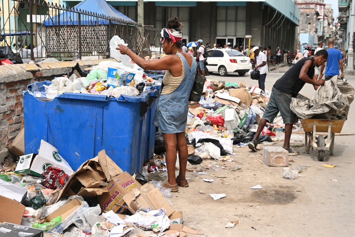 Cuban minister resigns after saying beggars in the country were all fakes