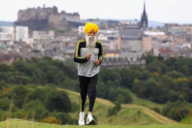 <p>A British man who is believed to be the oldest marathon runner in the world has died in a road accident aged 114.</p>