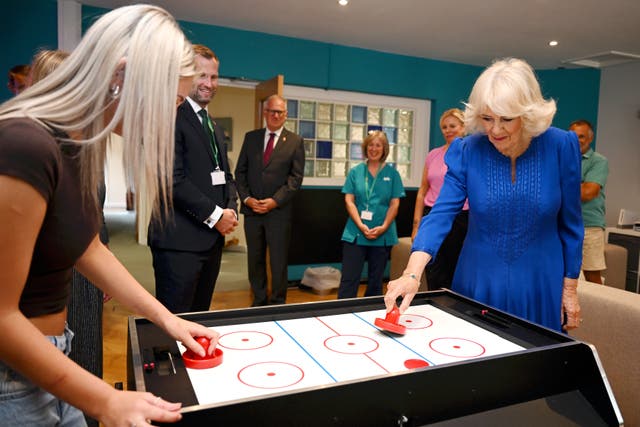 The Queen joins staff at Little Bridge House in Fremington, near Barnstaple (Finnbarr Webster/PA)