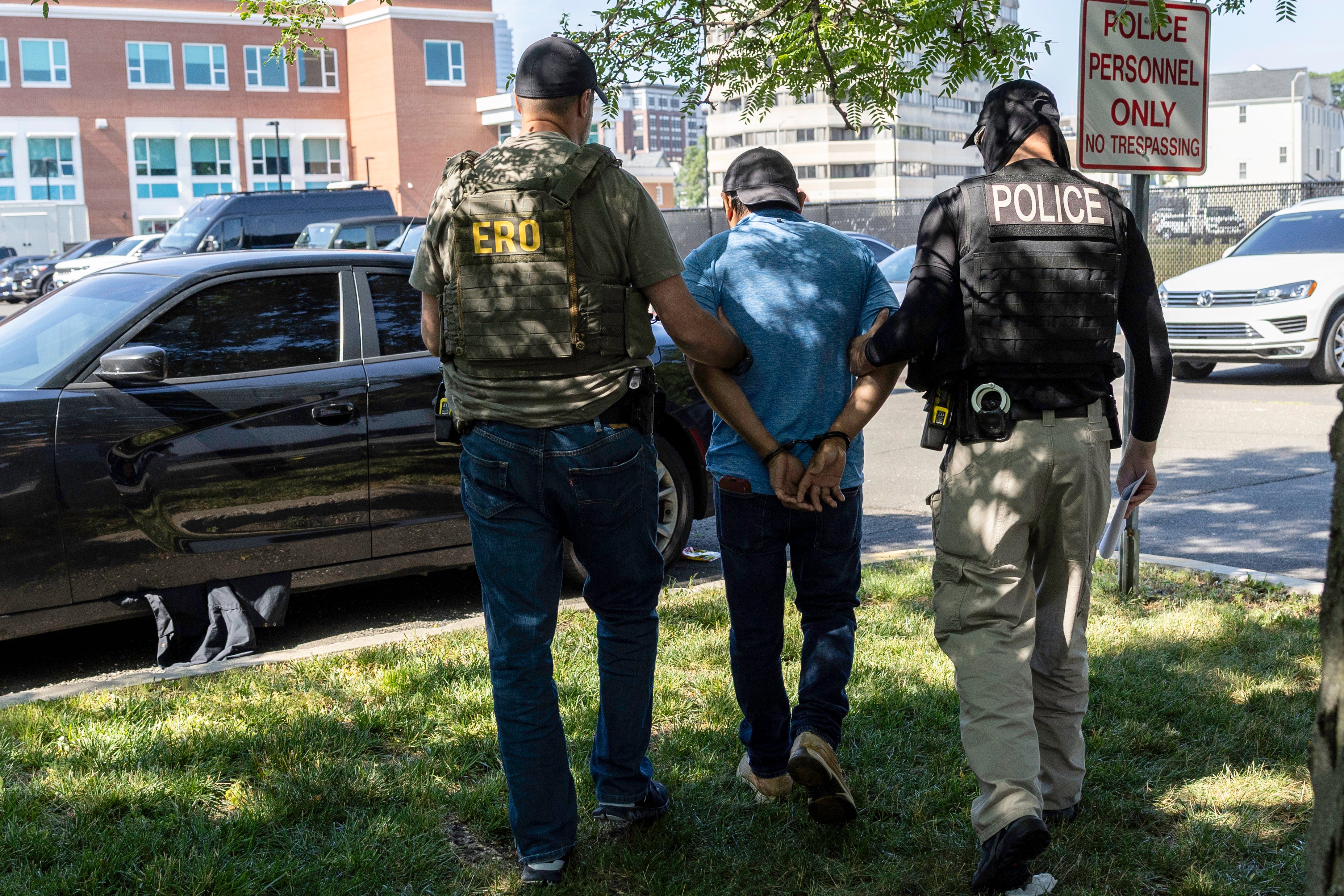Immigration court judges have been instructed to grant government motions to dismiss immigrants’ cases seeking asylum and other relief, making them vulnerable to their immediate arrest and detention