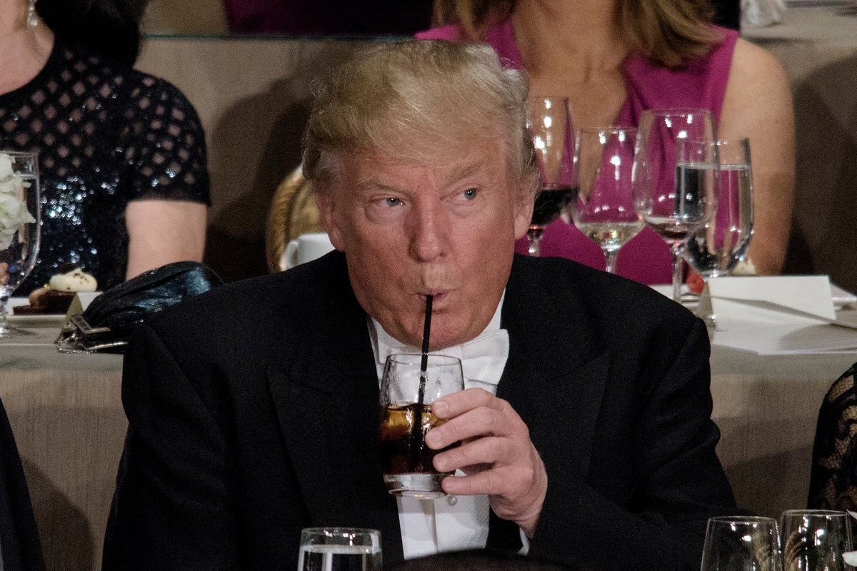Trump takes on his beloved Coca-Cola as his administration sues soda distributor for women-only retreat – UK Times Trump takes on his beloved Coca-Cola as his administration sues soda distributor for women-only retreat – UK Times