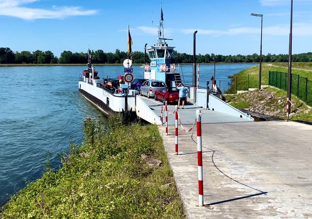 <p>Potential checkpoint: Free international ferry across the Rhine between Germany and France</p>